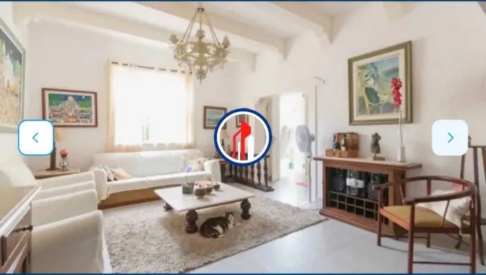 Casa de rua /suite/5quartos/3 vagas/400 metros/reformada/quintal com piscina