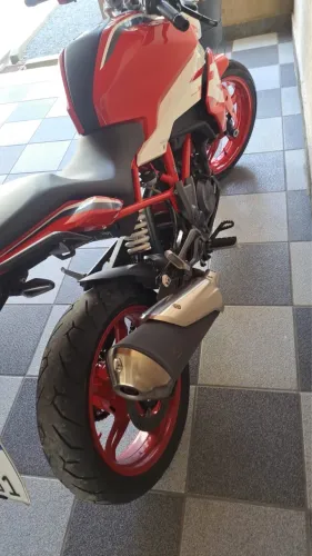 VENDE OU TROCA MOTO POR CARRO