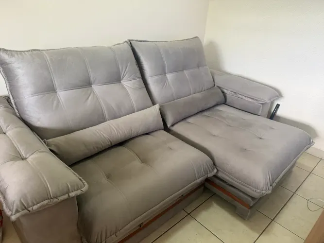 Vendo lindo sofá, novinho! Muito confortável!!!