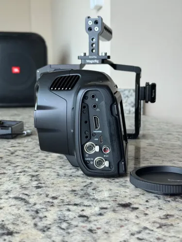 Vendo Blackmagic 6k pro