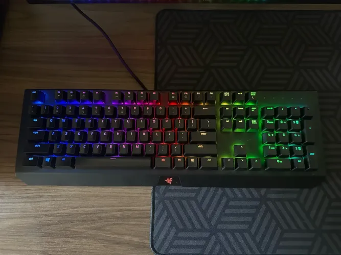 Teclado Mecânico Gamer Razer BlackWidow X Chroma