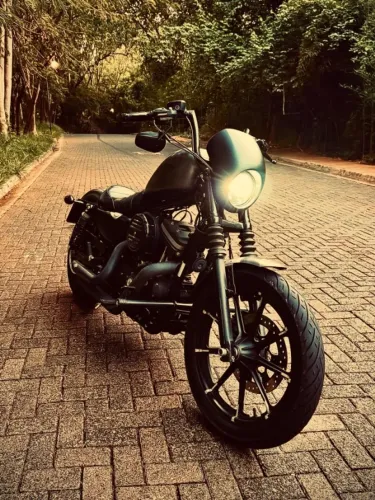 Harley Davidson - Sportster IRON 883 + 15k Acessórios