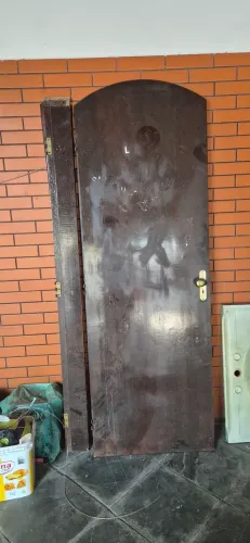 Vendo porta de madeira colonial