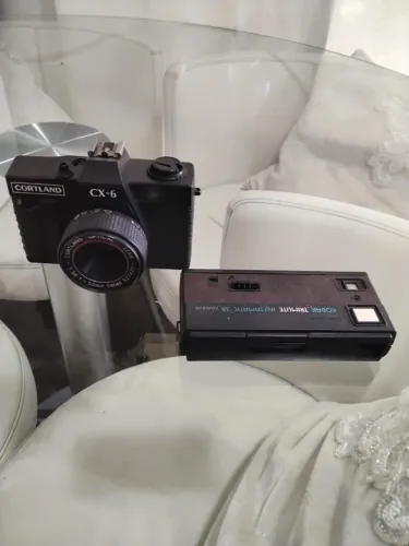Máquinas fotográficas antigas para decoração