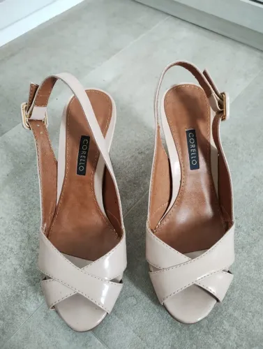 Sandália feminina Corello na cor nude/rosa claro, tamanho 34, seminova 