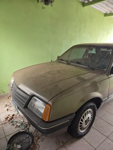 Chevrolet Monza GL 1.8 Efi/ SL/ L/ 650/barc. 2e4p (álcool) 1985