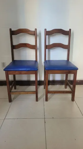 DUPLA DE CADEIRAS ANTIGAS DE CHURRASCARIA