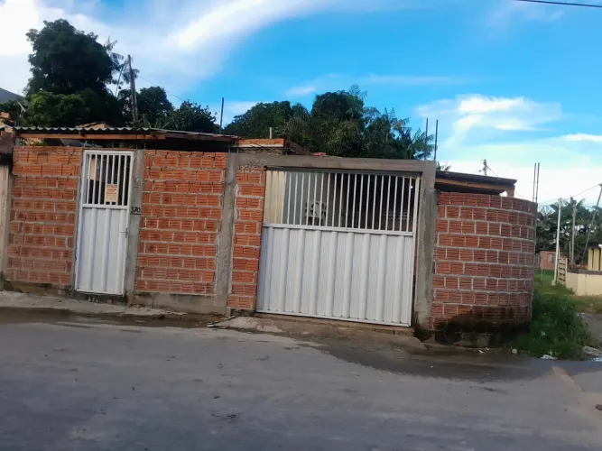 Vendo casa no Gilberto Mestrinho próximo a Philco 2