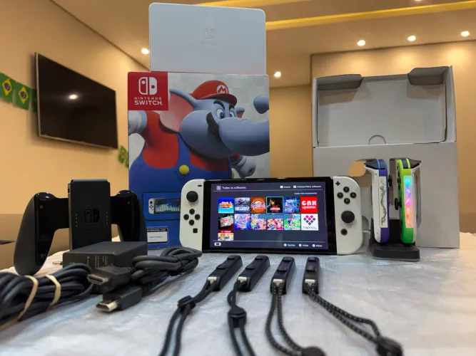 Nintendo Switch Oled desbloqueado _ Aceito trocas / Parcelo