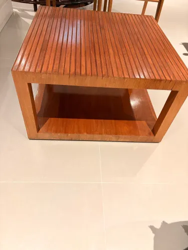 Mesa de centro quadrada