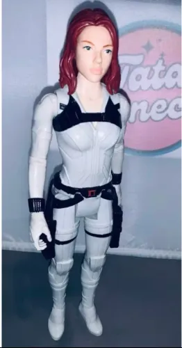 Boneca viúva negra-30 cm hasbro traje branco