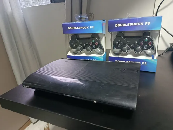Ps3 super slim 2 controles Garantia Parcelado