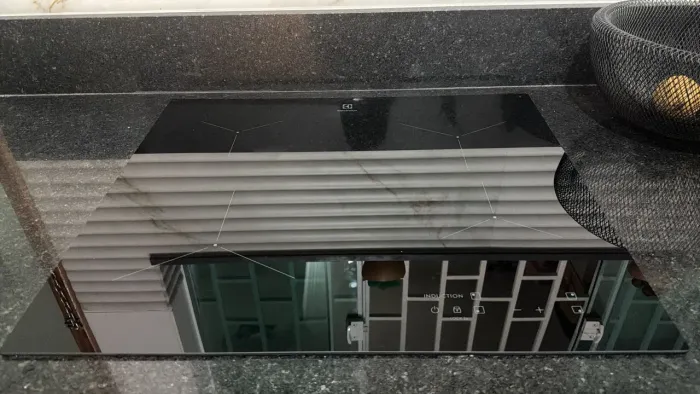 Cooktop De Indução Electrolux 4 Zonas zero na caixa lacrada, 220v<br>Powerboost Preto le6lp