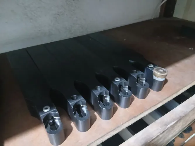 Lote de suportes ferramentas para torno e centro de usinagem a preços de custos