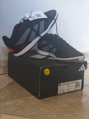 Chuteira tênis adidas