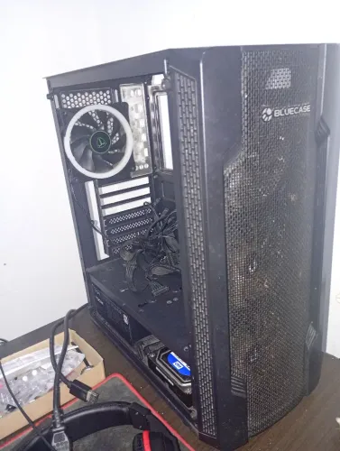 Gabinete Mid Tower Bluecase + Fonte EVGA 700w 80+ White (garantia por mais 3 anos)