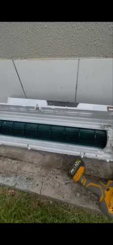 Limpeza de ar condicionado e manutenção