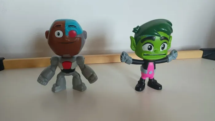 Mc lanche feliz Coleção os jovens titãs em ação 2019