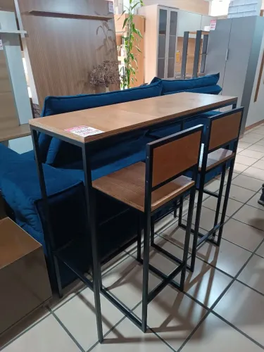 Bancada industrial com 2 banquetas