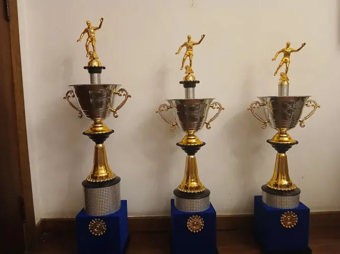 3 Trofeus Azul Futebol 100 cm 94 cm 87cm