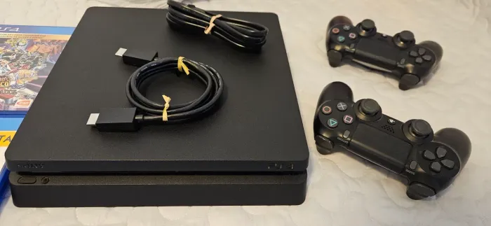 Console PS4 Slim 500GB + 2 Controles DualShock 4 + 3 Jogos