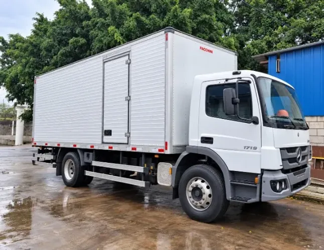 Mercedes-Benz Atego 1719 Baú Carga 2023