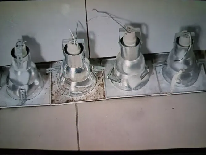 Luminárias de alumínio com acabamento em vidro para embutir no gesso...!!!