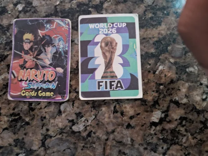 Vende-se duas figurinhas 