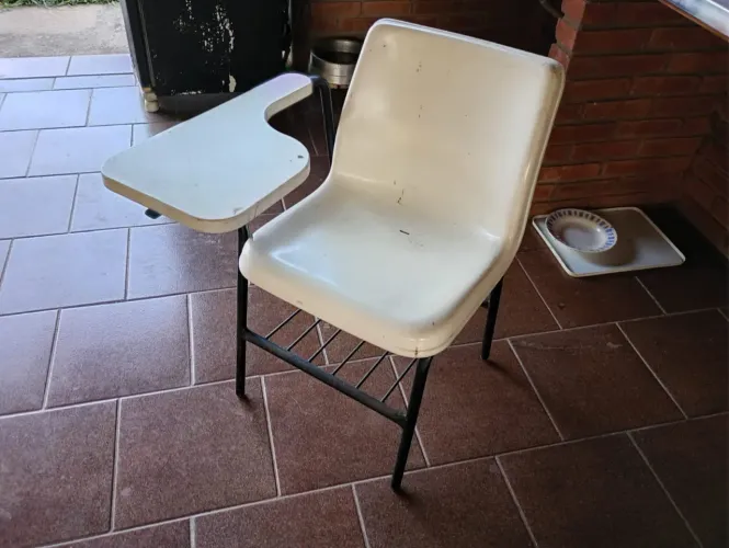 Cadeira Universitária com Prancheta