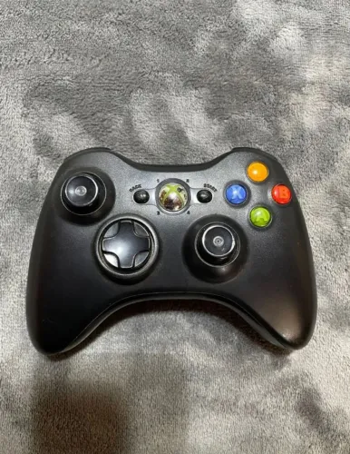 Vendo controle sem fio Xbox 360 original.