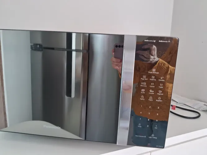 Vende-se geladeira e micro-ondas pouco usados
