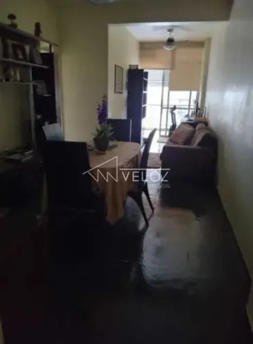 Apartamento - / Residencial / Glória