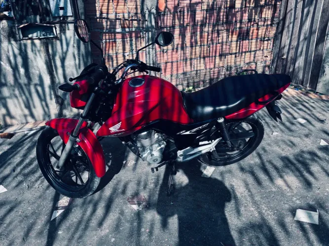 Honda Fan 160 Vermelha - 120 mil km - Doc. OK - R$ 12.000