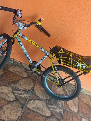 Bicicleta aro 20 montadinha