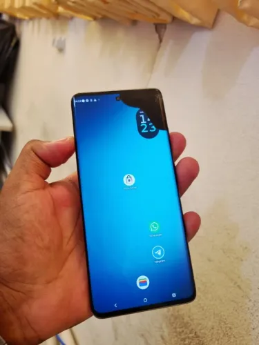 MOTOROLA EDGE 40 NEO 5G - COM MANCHA NO DISPLAY
