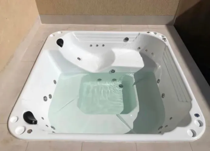 Hidro/Spa - Somente Casco com Dispositivos em Inox 