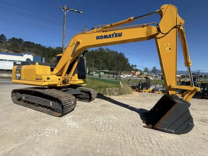Escavadeira Komatsu PC160