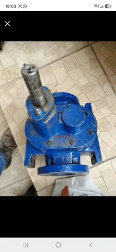Bomba centrífuga + Tomada de força para caminhão tanque ( combustível ou água)