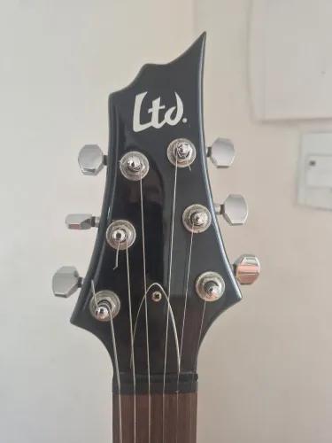 Vendo ou Troco Guitarra LTD F10