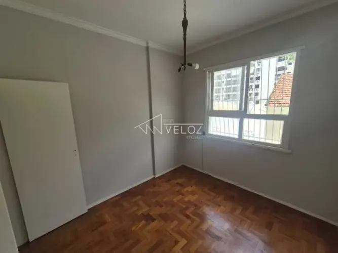 Apartamento : / Residencial / Catete