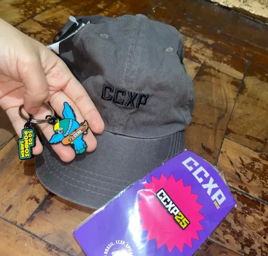 Kit CCXP 25 - Pin Boné e chaveiro oficial