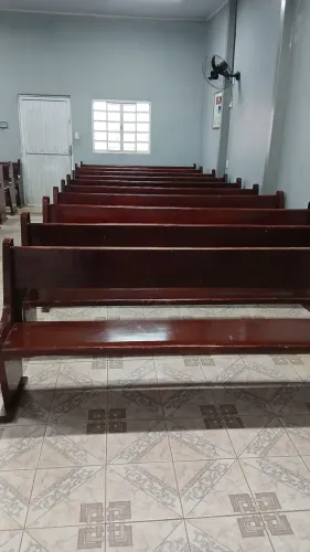 13 Bancos de madeira