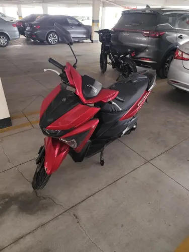 Moto scooter Yamaha Neo 125