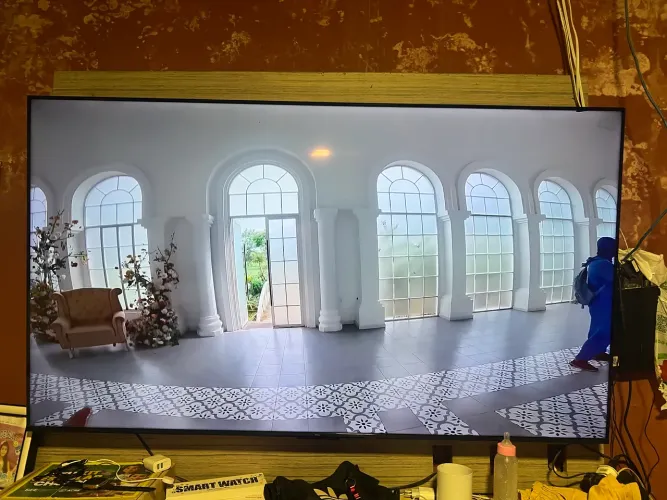 Vendo TV 65 polegada 
