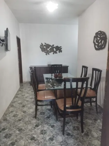 Mesa de vidro e 6 cadeiras 