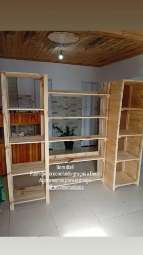 Vendo estantes industriais em pinos