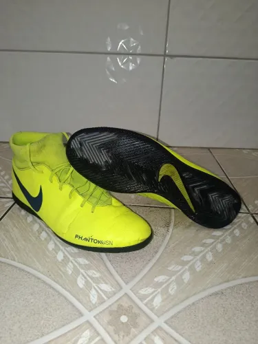Vende-se chuteira futsal 44