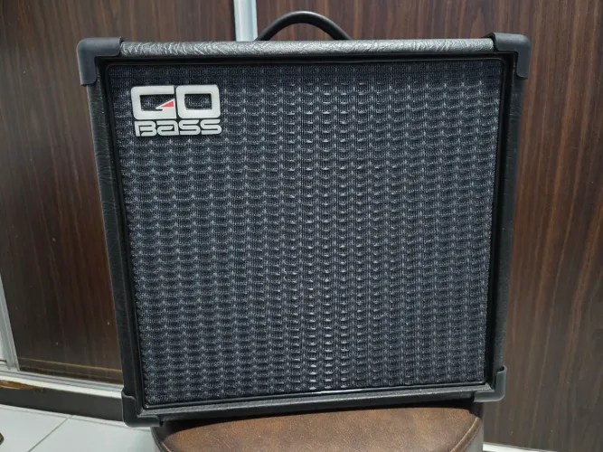Cubo amplificador Gobass para baixo