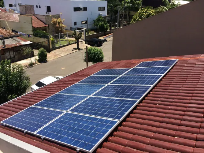 Vaga para area de energia solar paga bem
