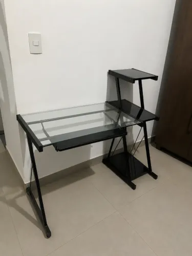 Mesa para quarto ou para trabalho